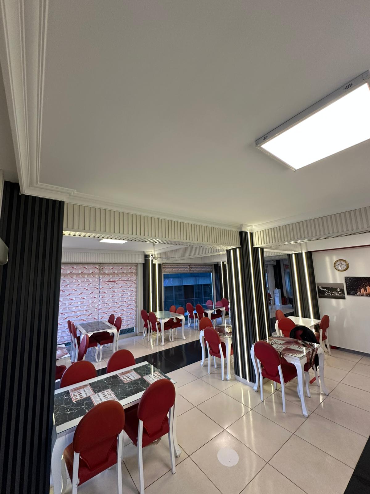 Kırmızı Beyaz Pide Kebap 